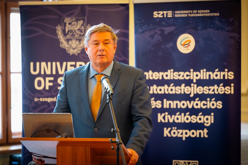 Prof. Dr. Rovó László, az SZTE rektora