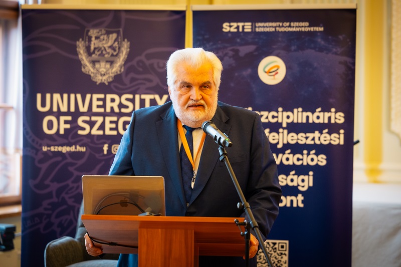 Prof. Dr. Szabó Gábor, a Szegedi Tudományegyetemért Alapítvány kuratóriumi elnöke